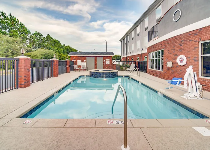 Holiday Inn Express Hotel & Suites Foley By Ihg